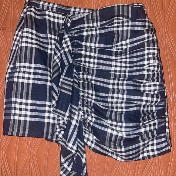 Pencil skirt size medium - Picture 2 of 2